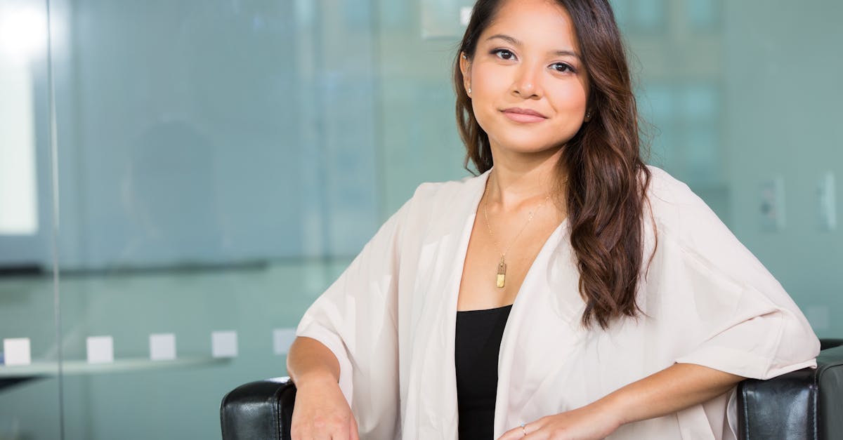 découvrez les mécanismes fascinants de la détermination du sexe, une branche essentielle de la biologie qui explore comment les individus se développent en mâles ou femelles, influencée par des facteurs génétiques et environnementaux.