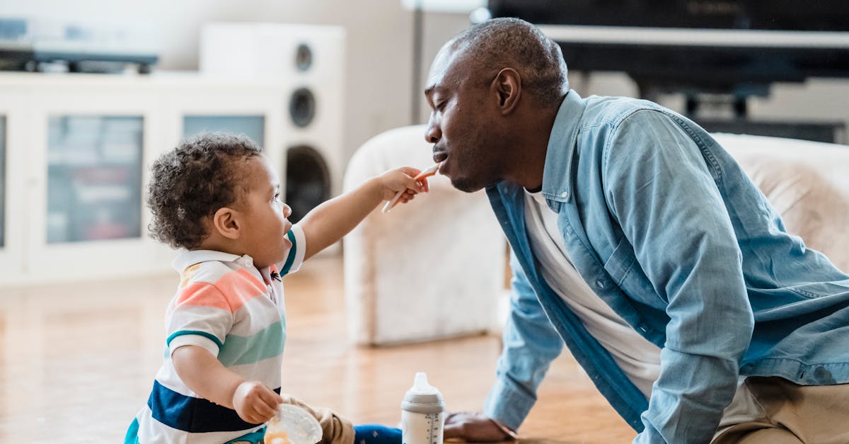 découvrez comment soulager les coliques chez les nourrissons. apprenez à reconnaître les symptômes, les causes possibles et les méthodes pour apaiser votre bébé. obtenez des conseils pratiques pour traverser cette période difficile avec sérénité.