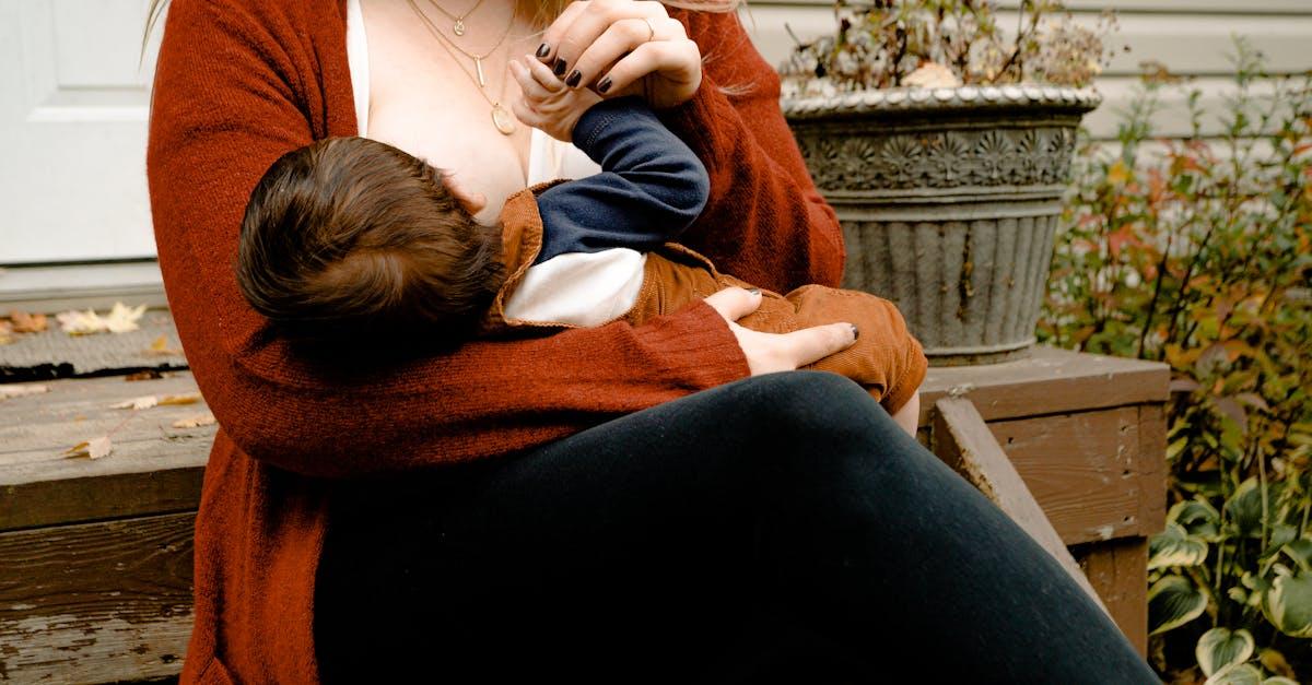 découvrez des conseils pratiques et des solutions pour soulager la douleur liée à l'allaitement. apprenez à identifier les causes de l'inconfort et à améliorer votre expérience d'allaitement pour vous et votre bébé.