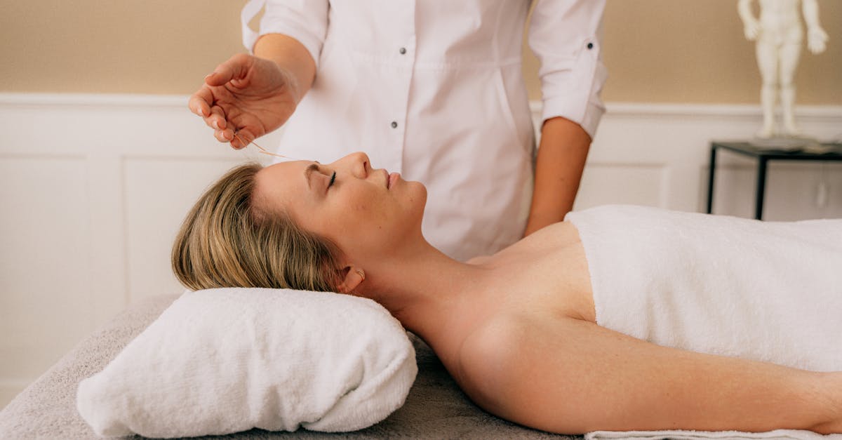 découvrez les bienfaits de l'acupuncture, une pratique millénaire chinoise qui favorise le bien-être, soulage la douleur et harmonise le corps et l'esprit grâce à des techniques naturelles.