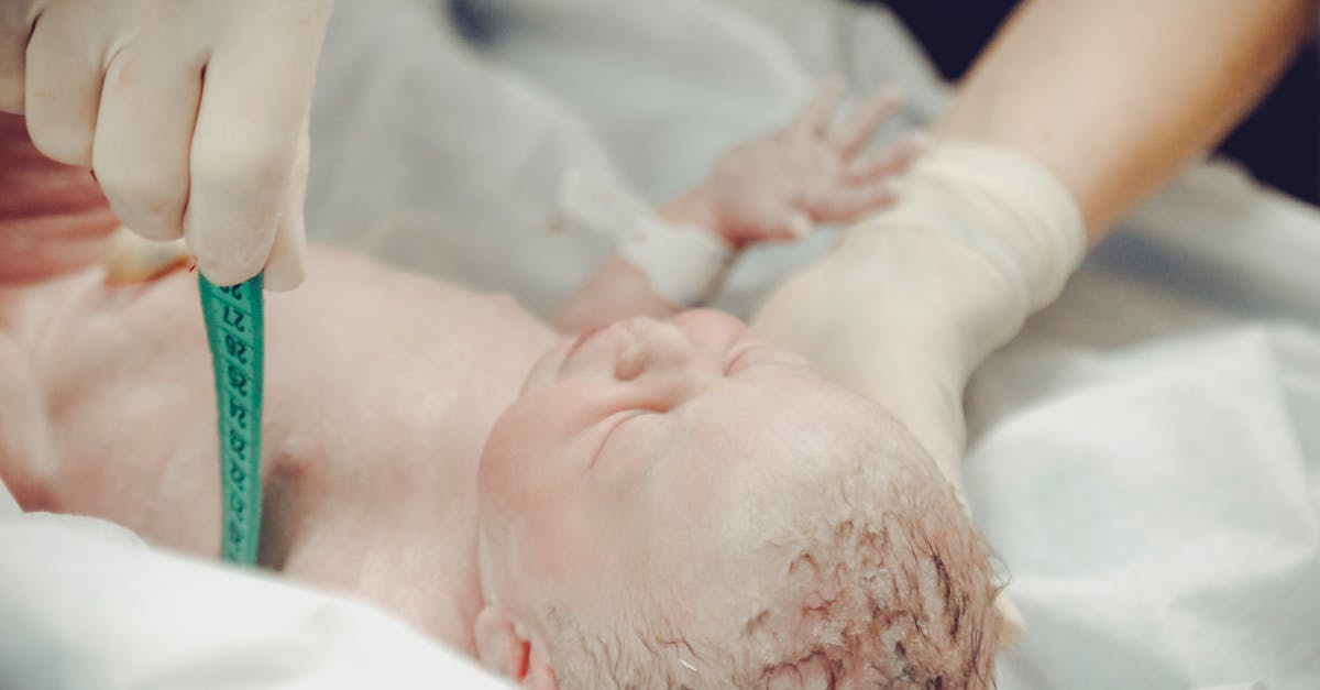 découvrez nos conseils et remèdes naturels pour traiter le rhume chez les bébés. apprenez à soulager les symptômes et à prendre soin de votre petit tout en préservant son confort.