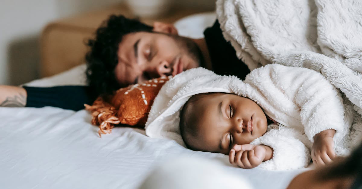 découvrez les meilleurs conseils pour les siestes de bébé : durées idéales, astuces pour apaiser votre enfant et garantir un sommeil réparateur. offrez à votre petit une routine de sommeil saine et apaisante.