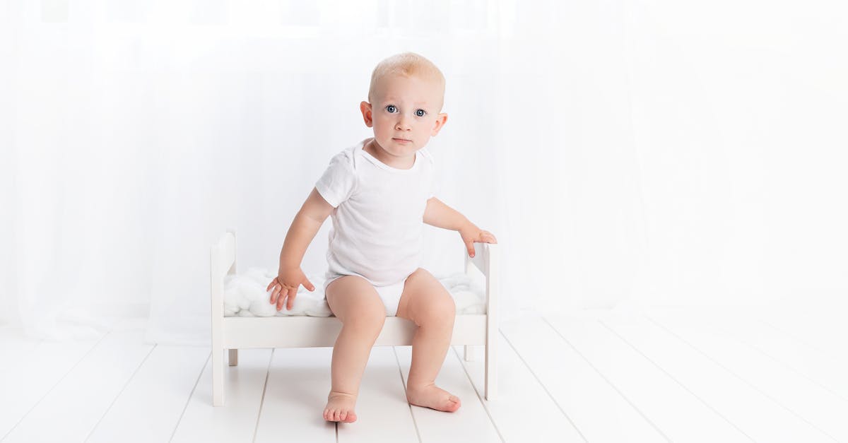 découvrez des conseils et astuces pour faire face aux refus de purée chez votre bébé. apprenez à mieux comprendre ses besoins alimentaires, à introduire des textures variées et à favoriser une alimentation positive lors de la diversification alimentaire.