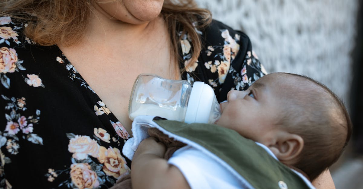 découvrez les causes et solutions du douleur durant l'allaitement, avec des conseils pour améliorer votre expérience et renforcer le lien avec votre bébé.