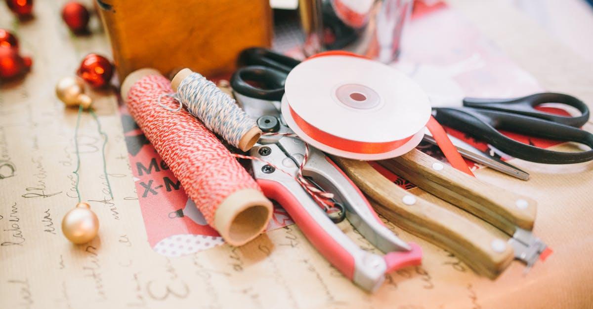 découvrez des idées créatives et faciles pour réaliser vos propres décorations de noël. avec nos tutoriels diy, créez des ornaments uniques qui apporteront une touche personnelle à votre arbre de noël.