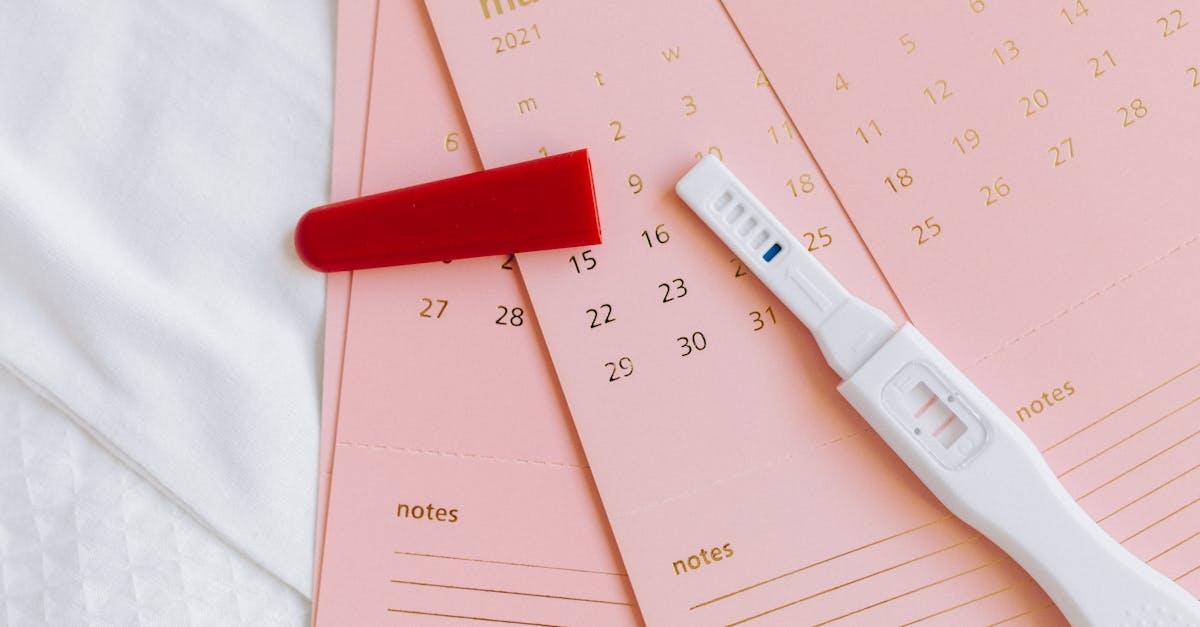 découvrez tout ce que vous devez savoir sur les crampes précoces de grossesse : causes, symptômes et conseils pour les soulager pendant les premières semaines de votre grossesse.