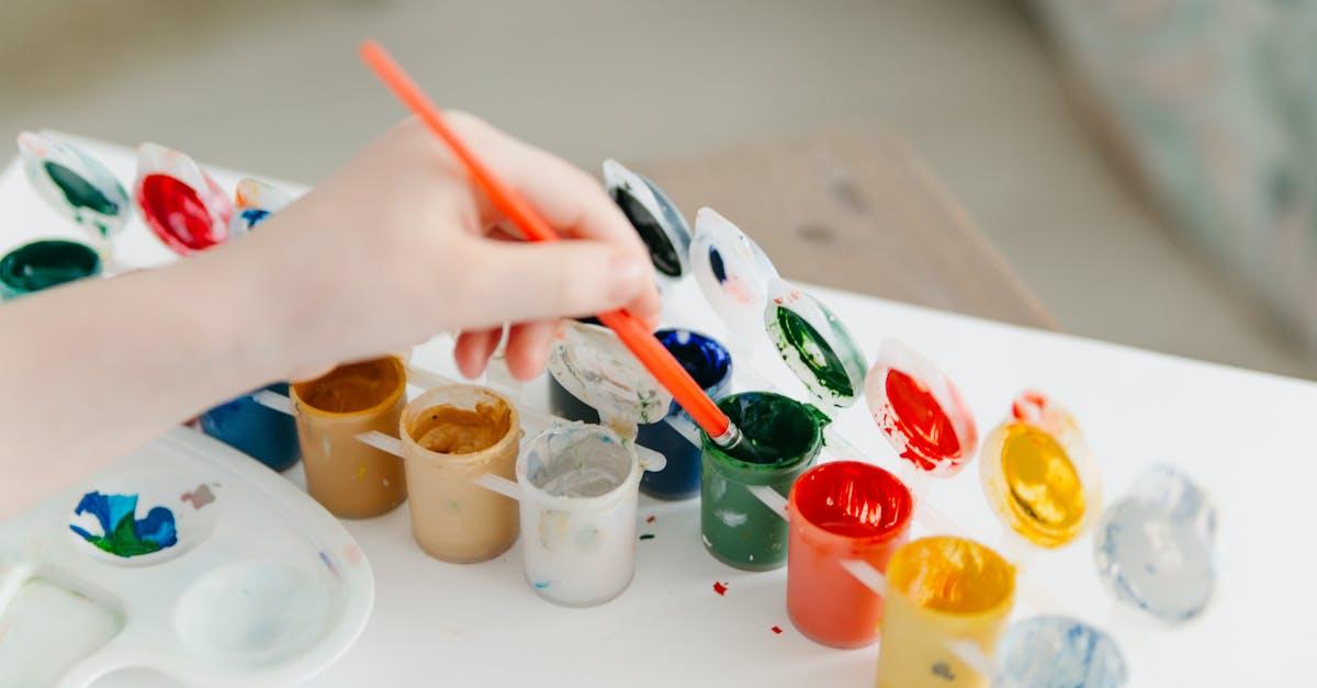 découvrez des jeux amusants pour apprendre les couleurs de manière interactive et ludique. parfait pour les enfants et les débutants, ces activités colorées stimulent l'apprentissage tout en s'amusant.