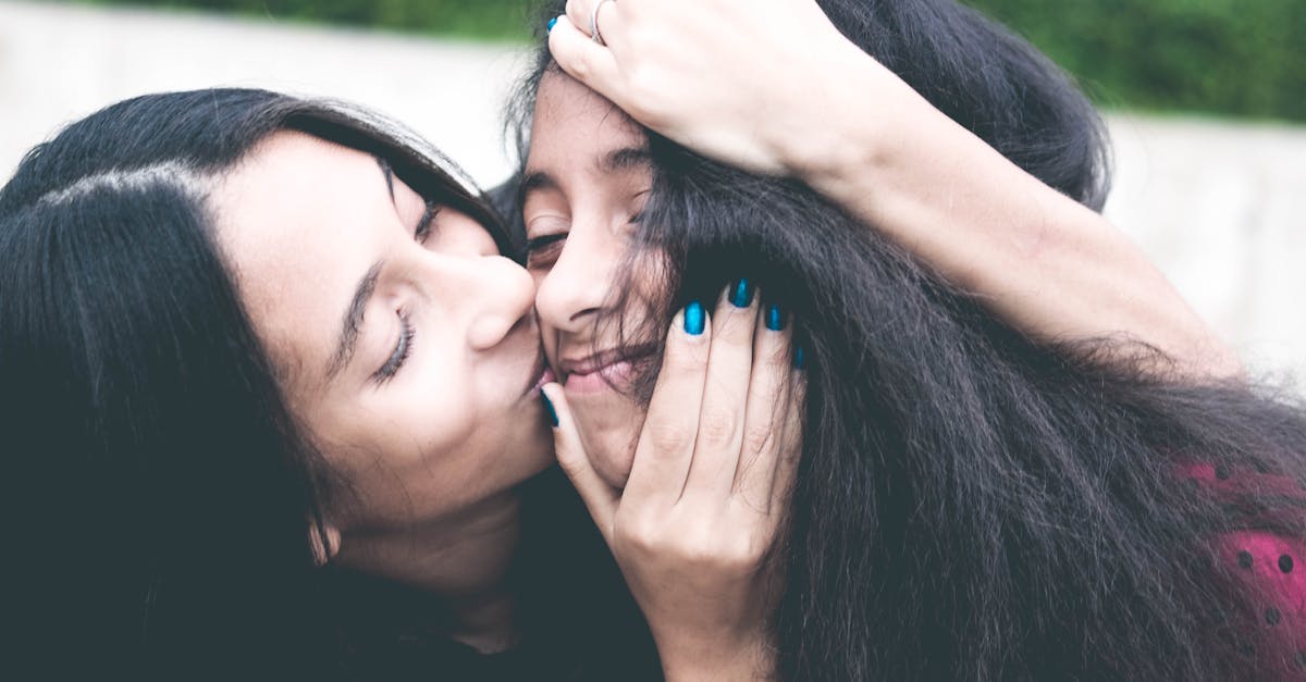 découvrez une sélection unique de prénoms de filles, des classiques aux tendances modernes. trouvez le nom parfait qui saura refléter la personnalité de votre petite fille et qui l'accompagnera tout au long de sa vie.