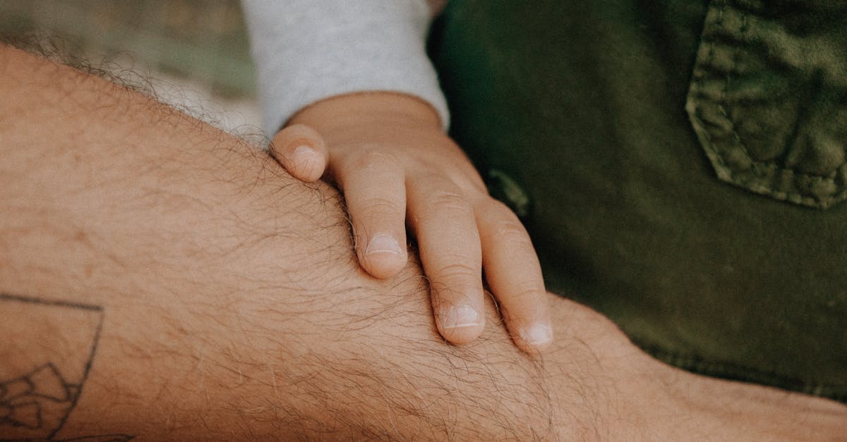 découvrez tout ce que vous devez savoir sur la maladie main-pied-bouche : symptômes, causes, traitements et conseils pour prévenir la contagion chez les enfants. informez-vous pour mieux protéger votre famille.