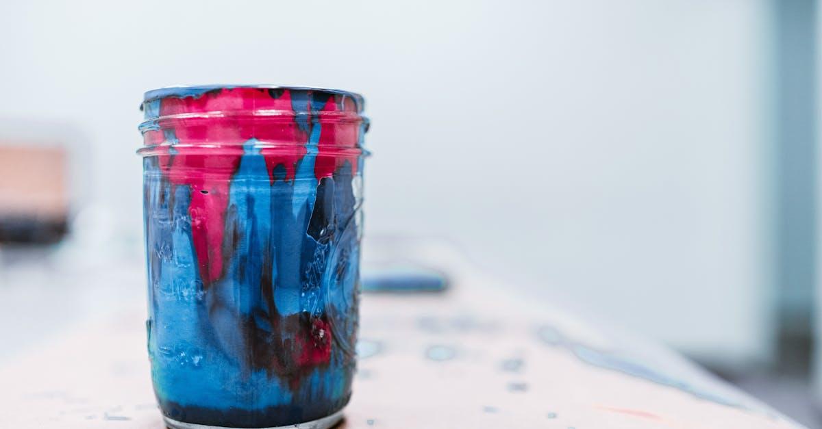 découvrez des recettes de peinture maison simples et créatives pour égayer vos projets artistiques. apprenez à réaliser des peintures écologiques avec des ingrédients naturels et personnalisables, idéales pour les enfants et les artistes en herbe.
