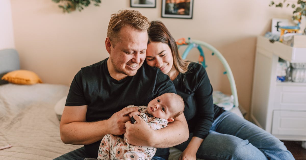 découvrez des conseils utiles et des solutions pour soulager les coliques infantiles, un problème fréquent chez les nourrissons. apprenez à reconnaître les symptômes et à apaiser votre bébé pour des nuits plus sereines et un quotidien apaisé.
