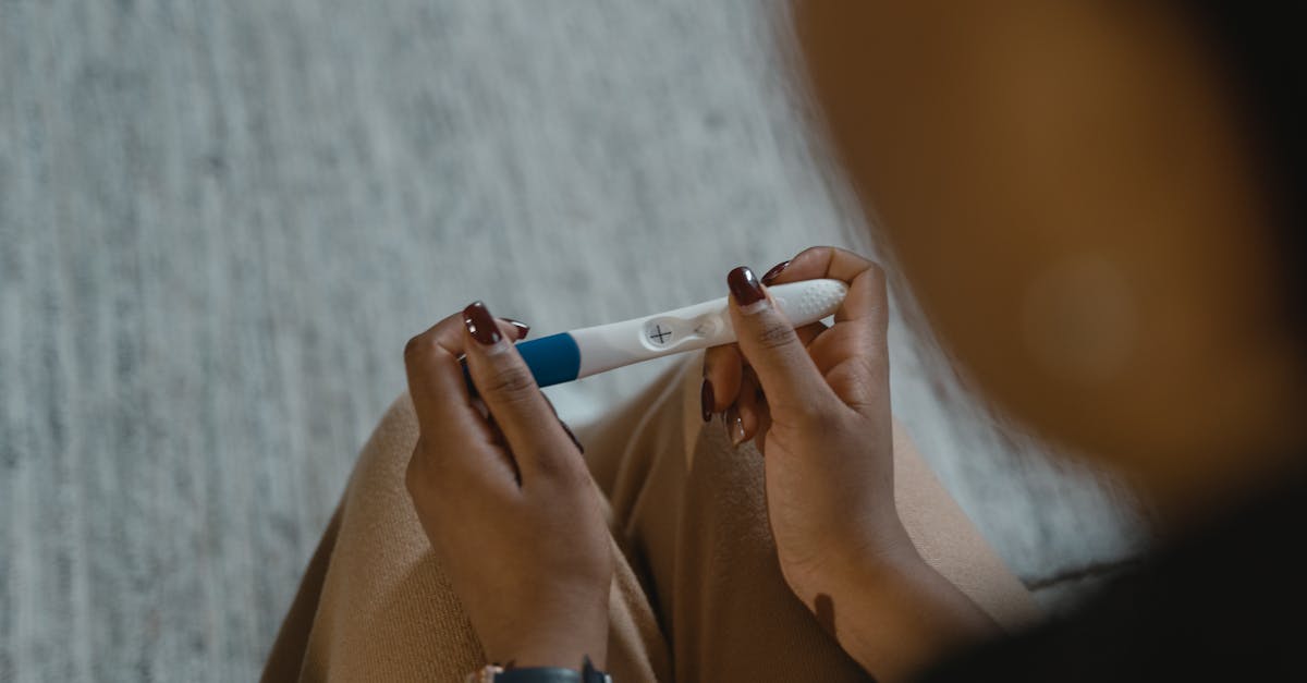 découvrez les signes de grossesse, des premiers symptômes aux changements corporels. apprenez à reconnaître les indicateurs clés qui annoncent un futur bébé et préparez-vous à cette belle aventure.