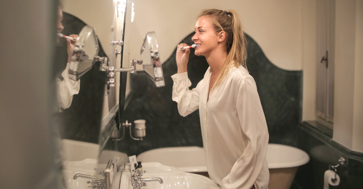 découvrez notre sélection de brosses à dents innovantes pour une hygiène bucco-dentaire optimale. conçues pour un nettoyage efficace et un soin des dents en profondeur, nos brosses à dents allient confort et performance pour un sourire éclatant.