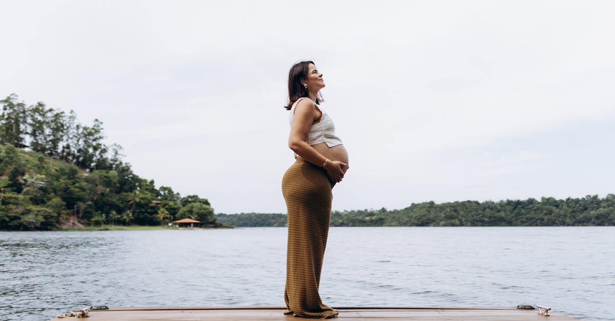 découvrez tout sur la consommation de poisson pendant la grossesse : bienfaits, conseils et précautions à prendre pour assurer la santé de la mère et de l'enfant.