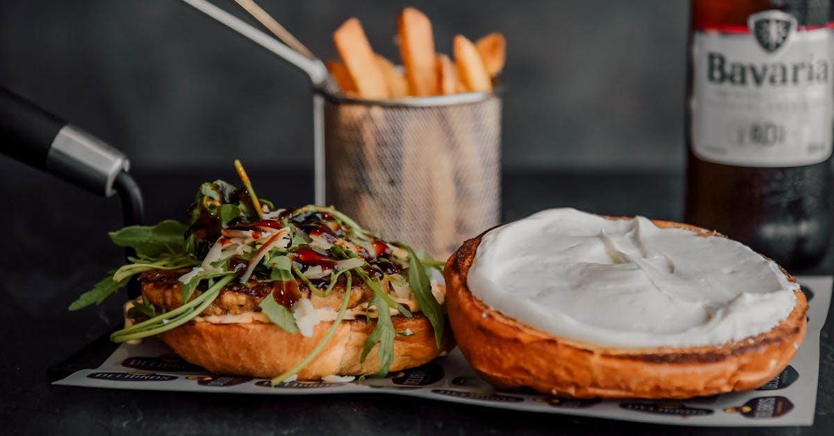 découvrez nos délicieuses frites de courge croustillantes, une alternative saine et savoureuse aux frites traditionnelles. parfaites en apéritif ou en accompagnement, elles raviront vos papilles avec leur texture dorée et leur goût unique.