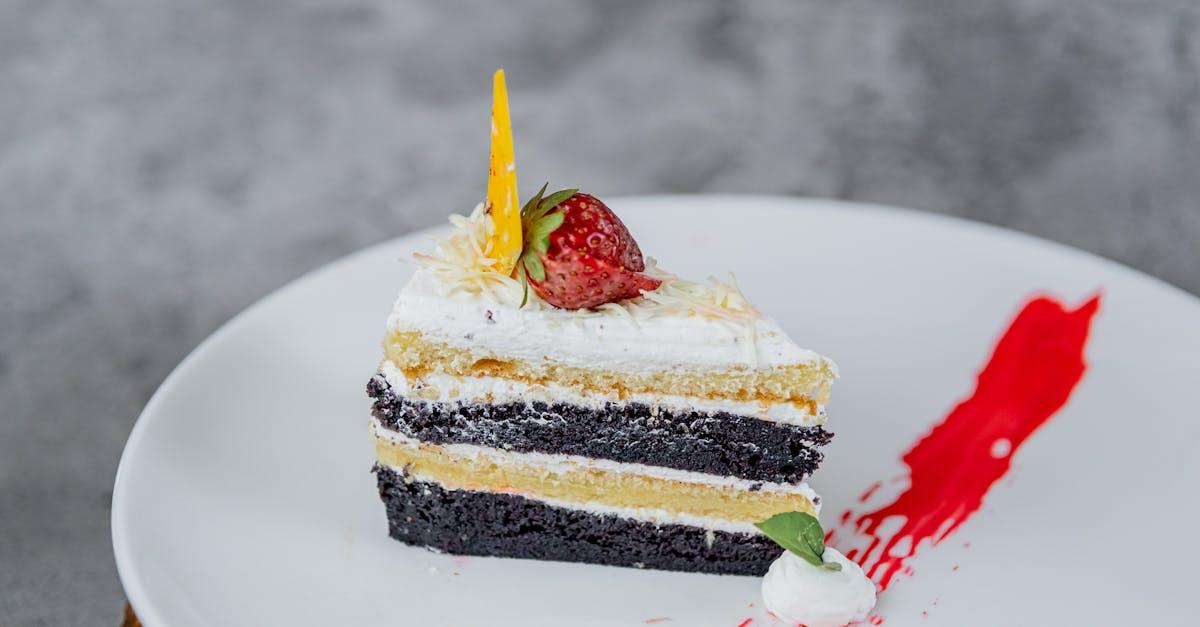 découvrez l'irrésistible chocolat fondu, un dessert convivial qui ravira vos papilles. parfait pour une soirée entre amis ou en famille, cette fondue au chocolat vous invite à tremper fruits, guimauves et douceurs dans un onctueux mélange de chocolat chaud. laissez-vous séduire par cette expérience gourmande et partagez des moments inoubliables autour de ce plat délicieux.
