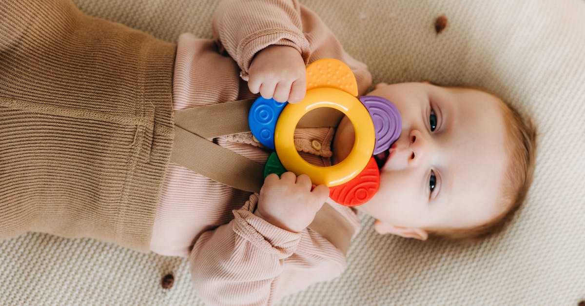 découvrez les étapes clés du développement de votre bébé, de la naissance à la première année. apprenez comment stimuler ses sens, favoriser son épanouissement physique et émotionnel, et soutenir son apprentissage à chaque étape de son incroyable croissance.
