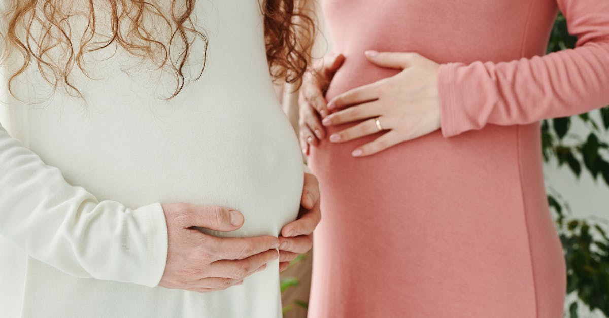 découvrez tout ce qu'il faut savoir sur le sixième mois de grossesse : les changements corporels, le développement du bébé et des conseils essentiels pour vivre cette période avec sérénité.