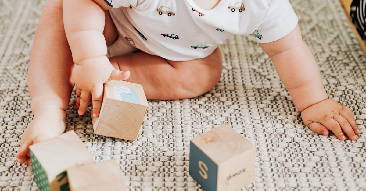 découvrez notre collection de chaussures pour bébés alliant confort et style. offrez à votre petit trésor des chaussures douces et élégantes, parfaites pour chaque étape de ses premiers pas.