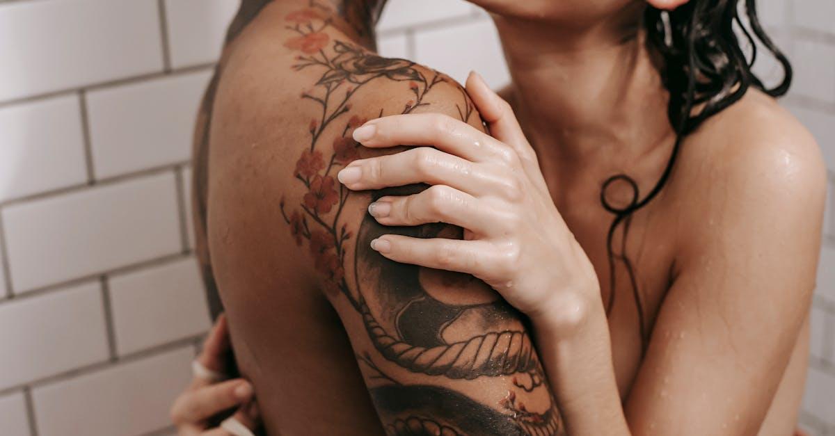 découvrez une variété de positions sexuelles qui peuvent pimenter votre vie intime. explorez des conseils et des techniques pour optimiser votre plaisir et renforcer votre complicité avec votre partenaire.
