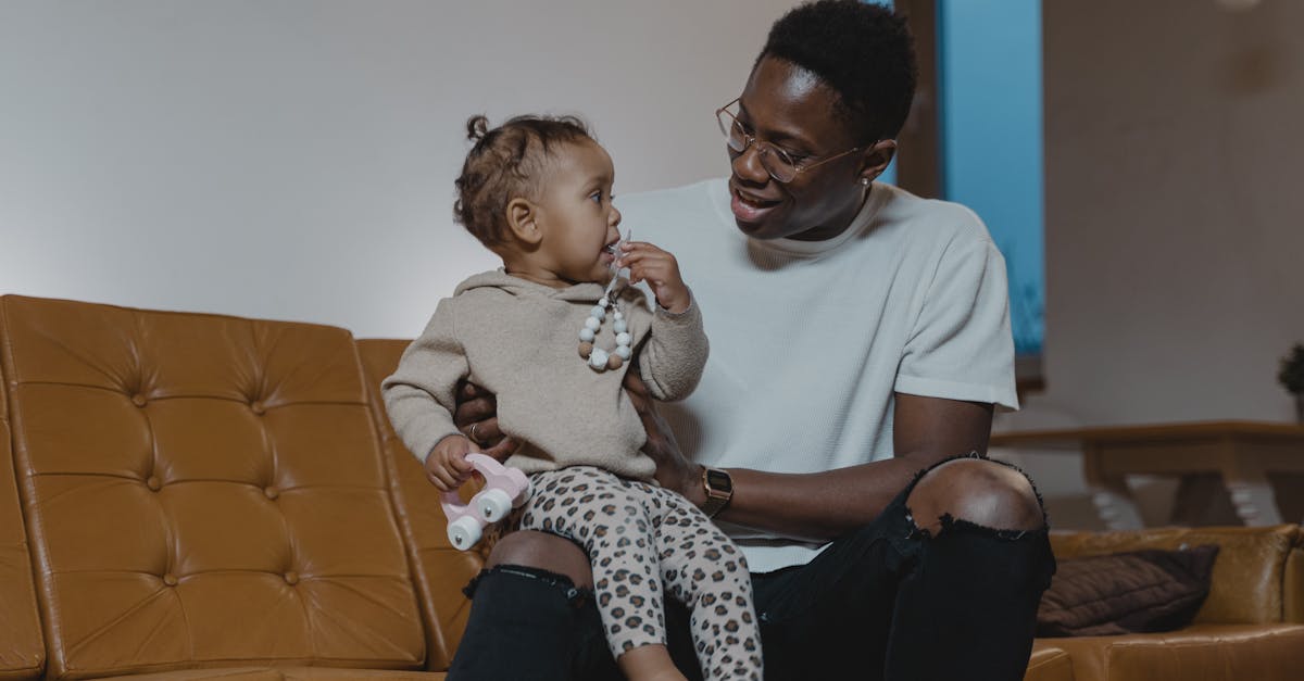 découvrez notre collection de lunettes pour bébés, alliant confort, sécurité et style. protégez les yeux de votre enfant tout en lui offrant un look adorable. idéales pour les petits explorateurs !