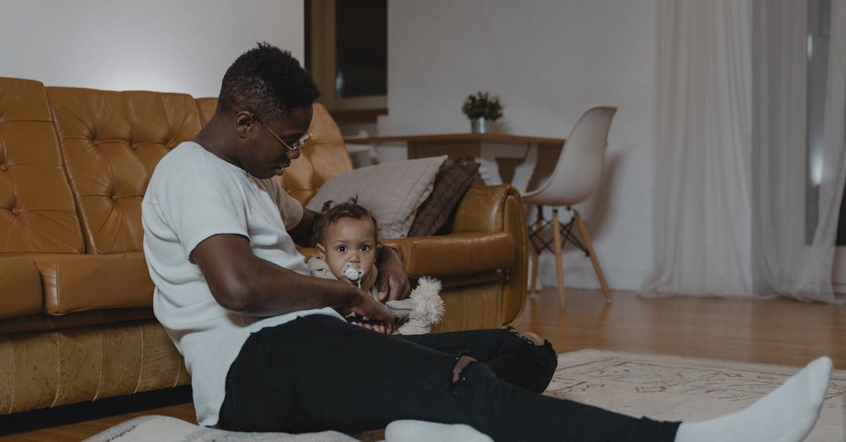 découvrez notre collection de lunettes pour bébés, conçues pour allier confort et style. protégez les yeux de votre enfant avec des modèles légers et colorés, idéaux pour les petites aventures du quotidien. parcourez notre sélection et trouvez les lunettes parfaites pour votre petit trésor.