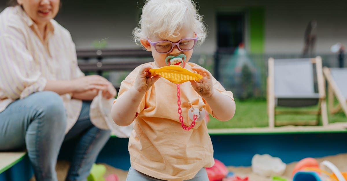 découvrez notre sélection de lunettes pour bébés, alliant confort et style pour protéger les yeux de votre petit. des montures légères et des verres de qualité, parfaites pour les tout-petits en pleine découverte du monde !
