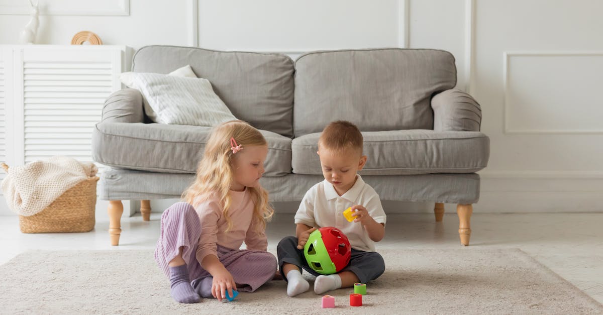 découvrez des jeux de stimulation pour bébés qui favorisent le développement sensoriel et moteur de votre enfant. idéaux pour éveiller la curiosité et renforcer les liens parent-enfant, ces activités ludiques sont conçues pour faire grandir et s'amuser en toute sécurité !