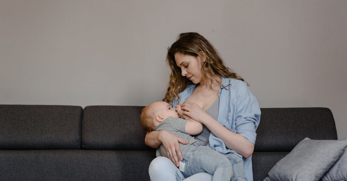 découvrez tout ce qu'il faut savoir sur l'allaitement : les bienfaits pour le bébé et la mère, des conseils pratiques, et des réponses aux questions fréquentes. un guide complet pour soutenir votre expérience d'allaitement.