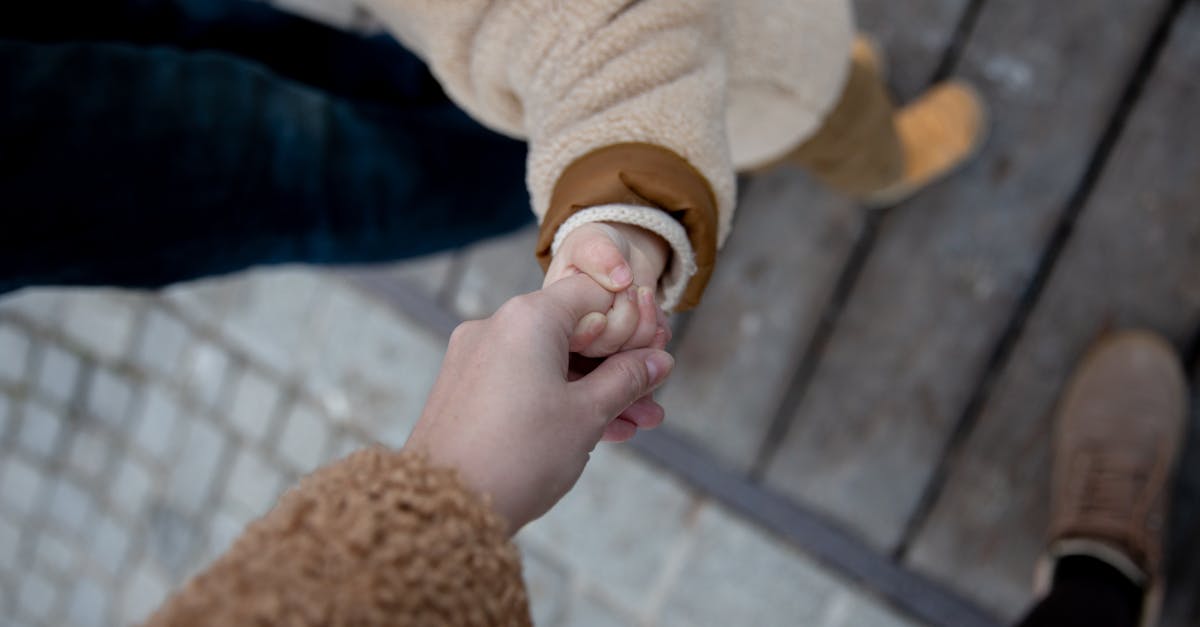 découvrez des conseils essentiels et des ressources pour assurer la sécurité des enfants, à la maison comme à l'extérieur. protégez vos petits en apprenant les meilleures pratiques en matière de prévention des accidents et des blessures.