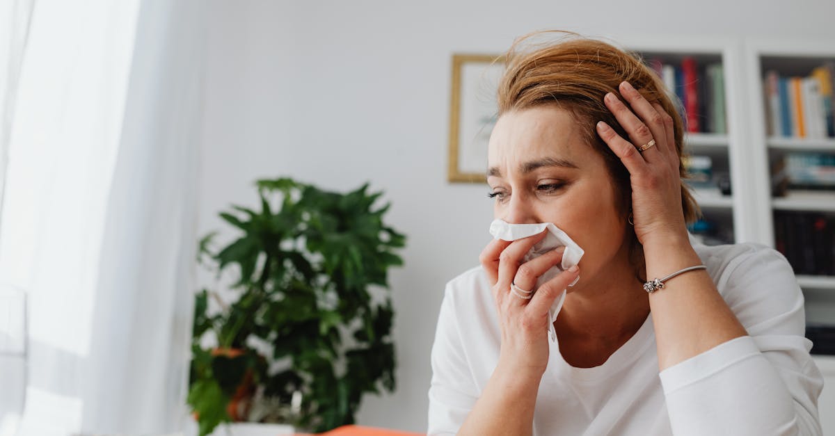 découvrez les différences entre le rhume et la grippe : symptômes, causes et traitements. apprenez à reconnaître ces deux affections courantes pour mieux les gérer et rester en bonne santé.