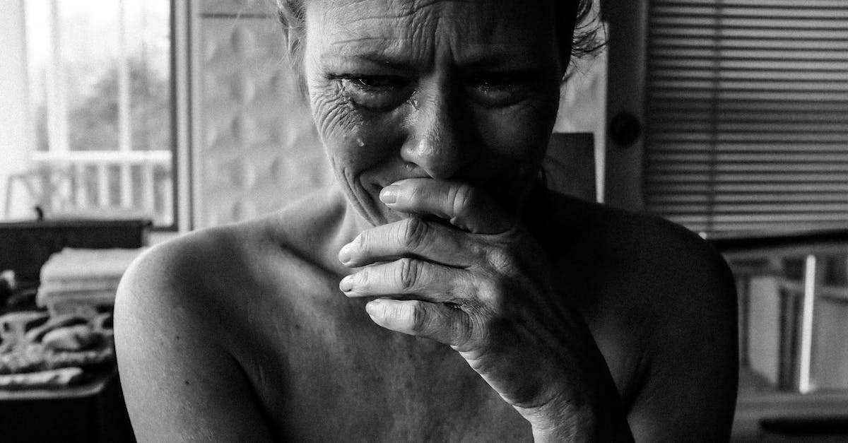 découvrez le monde des larmes avec notre exploration profonde du fait de pleurer. apprenez les raisons émotionnelles et physiques derrière les pleurs, comment ils affectent notre bien-être, et les différentes cultures à travers le monde qui perçoivent les larmes de manière unique.