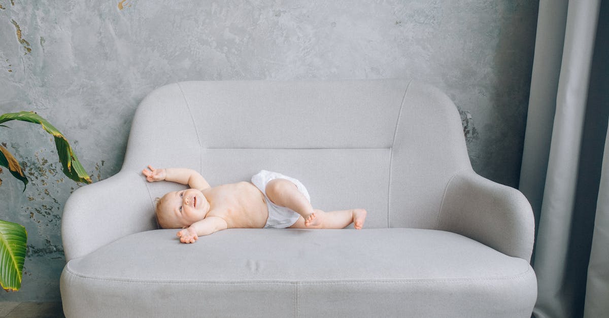 découvrez tout ce qu'il faut savoir sur le change de bébé : conseils, astuces et produits essentiels pour rendre cette tâche facile et agréable. informez-vous sur les meilleures pratiques pour le confort et l'hygiène de votre enfant.