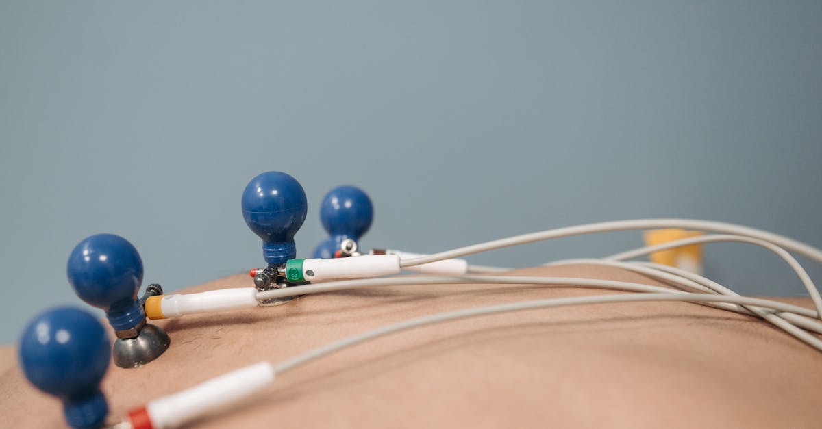 découvrez l'importance de la fréquence cardiaque pour votre santé. apprenez comment mesurer et interpréter votre rythme cardiaque, ainsi que les facteurs qui peuvent l'influencer. améliorez votre bien-être et optimisez vos performances sportives grâce à une meilleure compréhension de votre cœur.