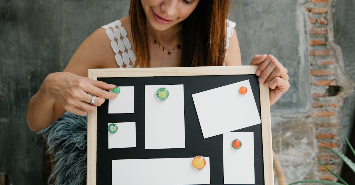 découvrez notre sélection de magnets uniques et personnalisés pour égayer votre réfrigérateur ou toute autre surface aimantée. parfaits comme souvenirs, cadeaux ou pour ajouter une touche de personnalité à votre décoration.