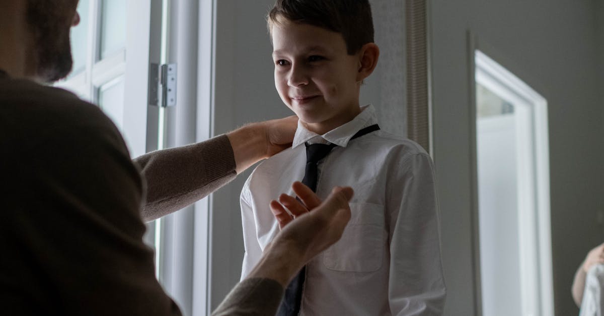 découvrez comment l'influence parentale façonne le développement des enfants, impacte leur comportement et leurs choix de vie. explorez les dynamiques familiales et les meilleures pratiques pour favoriser une relation saine entre parents et enfants.