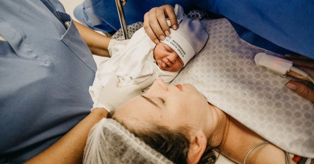 découvrez tout ce que vous devez savoir sur le postpartum : des conseils pratiques pour le rétablissement, la santé mentale, et le soutien parental afin de vivre cette période de transition en toute sérénité.