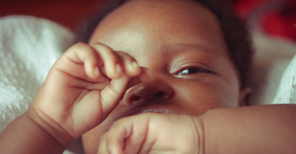 découvrez notre guide complet sur les bébés prématurés, incluant des conseils pour les parents, des informations sur les soins médicaux, et des ressources pour accompagner le développement de votre enfant. apprenez à faire face aux défis et célébrez chaque étape de leur croissance.