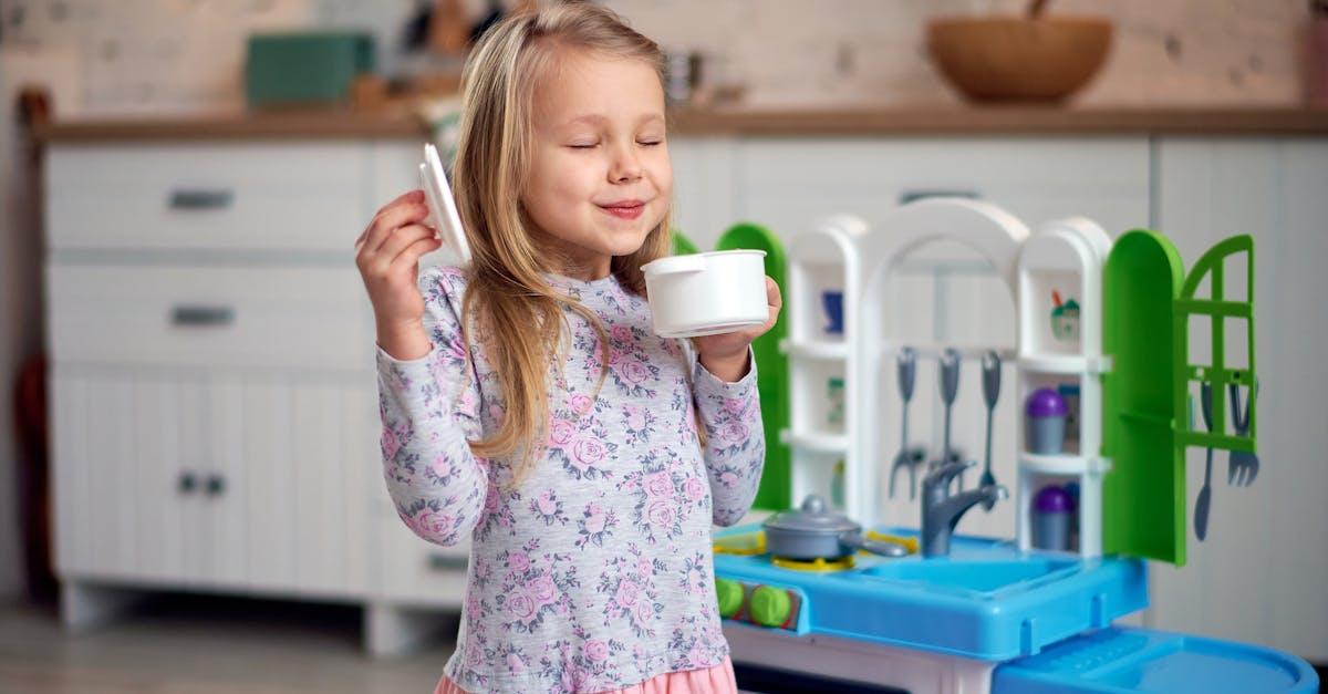 découvrez l'univers du 'pretend play', une forme de jeu de rôle où l'imagination prend vie. explorez comment cette activité favorise le développement des compétences sociales, créatives et émotionnelles chez les enfants tout en offrant des heures de divertissement éducatif. plongez dans des scénarios fascinants et laissez libre cours à votre créativité !