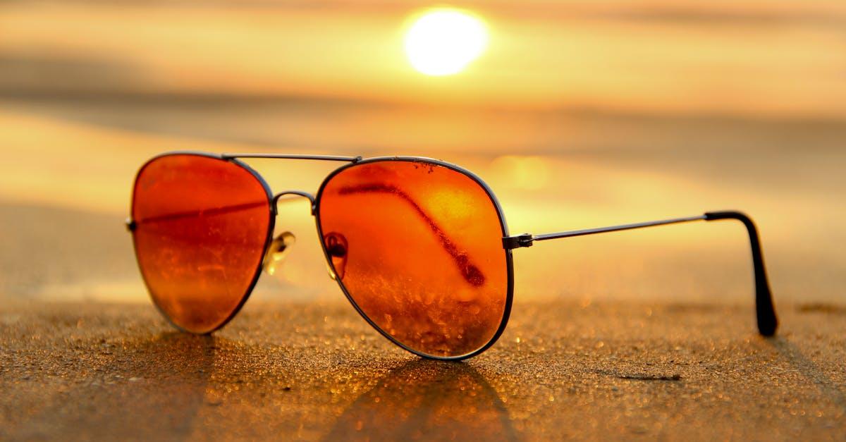 découvrez notre collection de lunettes de soleil tendance, alliant style et protection. protégez vos yeux tout en affichant votre personnalité avec nos modèles variés adaptés à toutes les occasions.