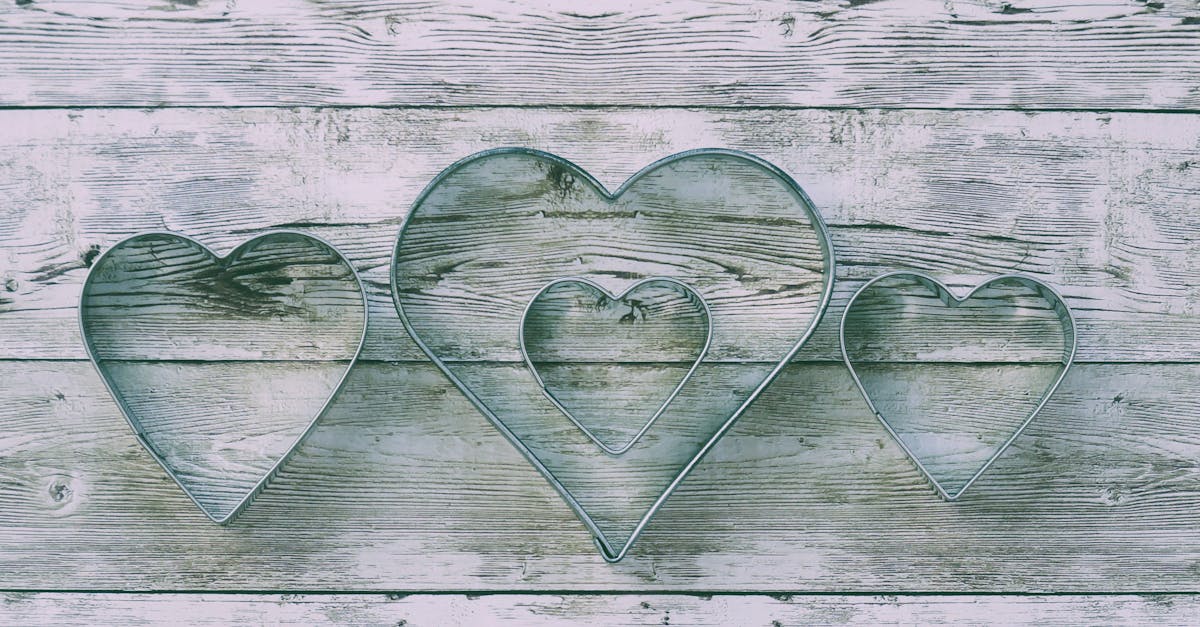 découvrez une sélection d'activités manuelles créatives pour la saint-valentin. transformez votre amour en œuvres d'art avec des idées de bricolages romantiques et des projets à réaliser en famille ou entre amis. laissez libre cours à votre imagination et créez des souvenirs inoubliables!