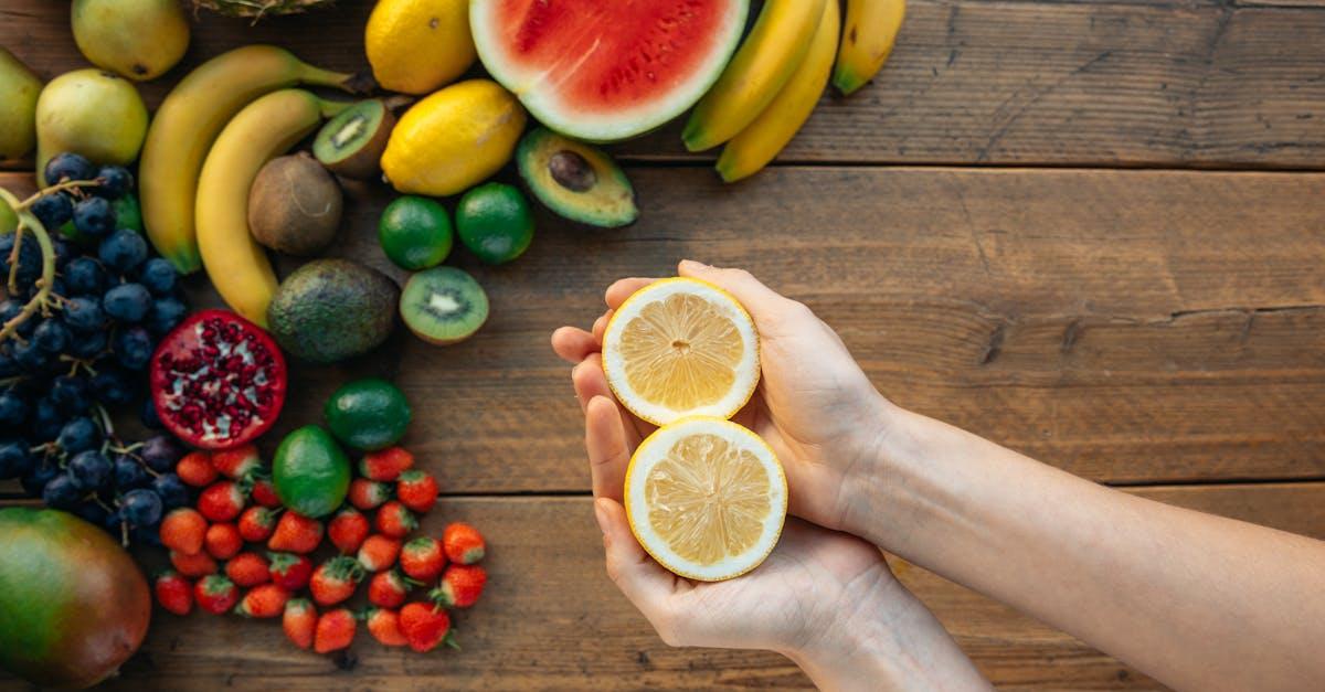 découvrez les nombreux bienfaits de la pastèque pour la santé : riche en vitamines, hydratante et faible en calories, elle est le fruit idéal pour l'été. apprenez comment intégrer ce délice juteux dans votre alimentation !