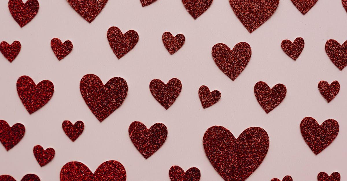 découvrez notre collection unique de cartes de saint-valentin, parfaites pour exprimer votre amour. que vous cherchiez une carte romantique, drôle ou personnalisée, vous trouverez le message idéal pour chaque occasion. faites plaisir à votre partenaire avec une touche originale cette année !