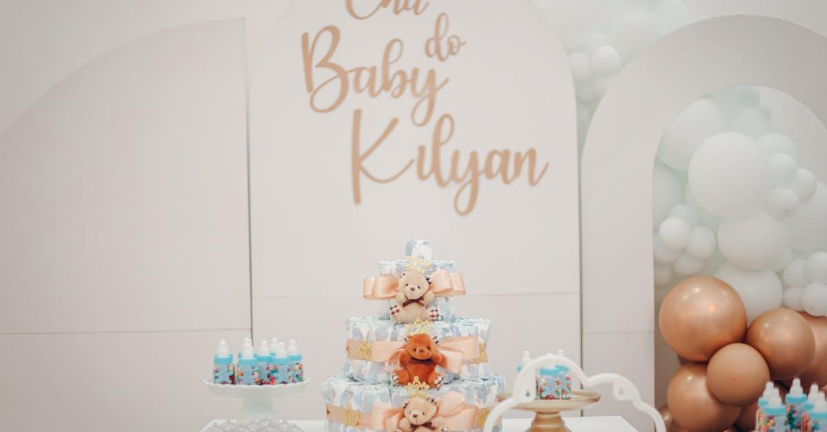 découvrez l'art du cake à couches, une idée originale et pratique pour célébrer une baby shower ou un cadeau de naissance. ce gâteau composé de couches est à la fois esthétique et fonctionnel, garantissant une surprise mémorable et utile pour les nouveaux parents.
