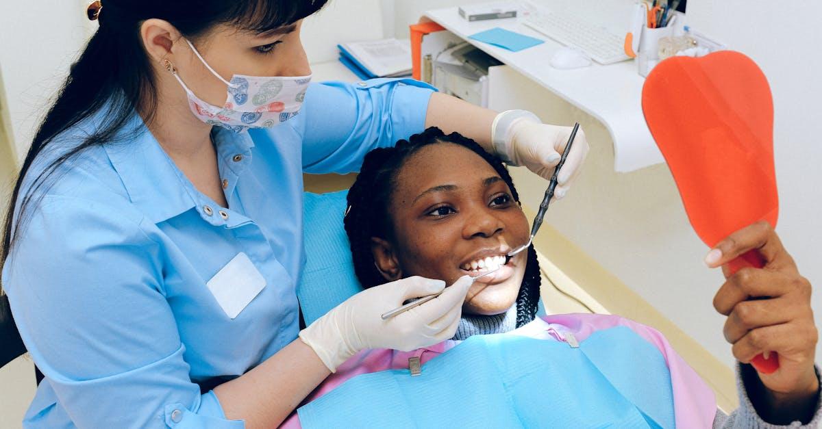 découvrez nos conseils en soins dentaires pour maintenir un sourire éclatant et une santé bucco-dentaire optimale. apprenez les meilleures pratiques pour l'hygiène dentaire, le choix de produits et l'importance des visites régulières chez le dentiste.