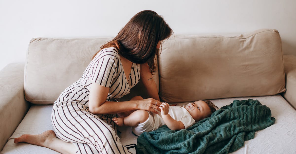 découvrez le co-parenting, une approche moderne et flexible de l'éducation partagée des enfants. apprenez comment collaborer efficacement avec votre ex-partenaire pour offrir un environnement sain et harmonieux à vos enfants tout en respectant leurs besoins et leurs émotions.
