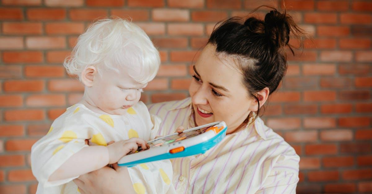 découvrez le développement des sens chez les bébés et apprenez comment stimuler leur curiosité et leur éveil. explorez des conseils pratiques pour favoriser les expériences sensorielles essentielles à leur croissance.