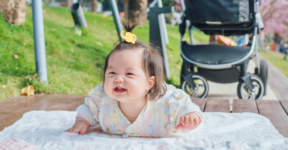 découvrez l'importance du 'tummy time' pour le développement de votre bébé. apprenez des astuces et des activités pour encourager votre petit à passer du temps sur le ventre, renforcer ses muscles et favoriser son éveil.