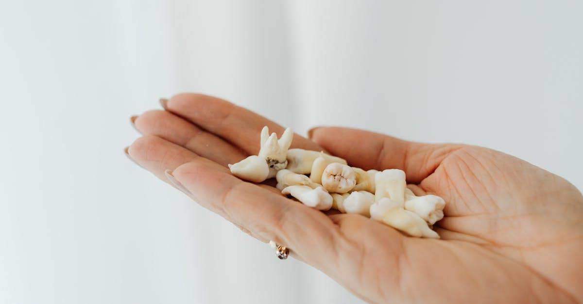 découvrez tout ce qu'il faut savoir sur les dents de lait mobiles chez les bébés. apprenez comment gérer ce processus naturel, quand s'inquiéter et les meilleures astuces pour accompagner votre enfant pendant cette période de transition dentaire.