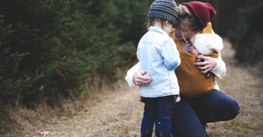 découvrez le confort et la praticité d'un porte-bébé. idéal pour garder votre petit près de vous tout en vous permettant d'être actifs, nos porte-bébés allient ergonomie et style pour des promenades en toute sérénité.